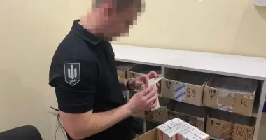 На Дніпропетровщині припинили діяльність "медцентру", що продавав наркотики