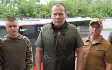 Палатный: "Украинская команда" передала 72 бригаде автобус