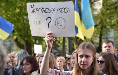 "Не нуждается в защите": языковой омбудсмен призвала Кабмин изменить статус русского языка