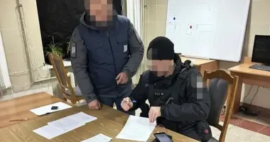 У Херсоні поліцейського засудили до трьох років за побиття військового