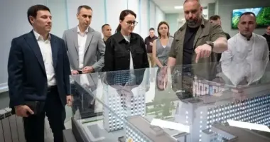 Безпечні школи та сучасні лікарні: урядова делегація відвідала Харківщину