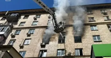 В Киеве загорелась многоэтажка: есть погибший человек