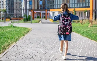 Уникнути болю в спині і втоми рук: як правильно обрати шкільний рюкзак