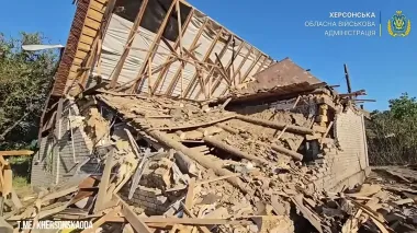 Оккупанты обстреляли Чернобаевку: под завалами дома погибла женщина