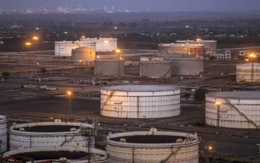 Санкции бьют по "Роснефти": крупнейший банк Индии отказался от работы с ее активами