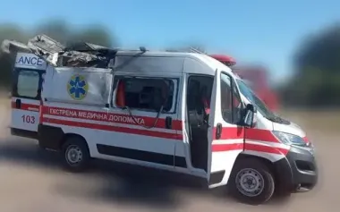 Russian forces strike Kherson region: man killed in Komyshany, ambulance damaged in Beryslav district. PHOTOS