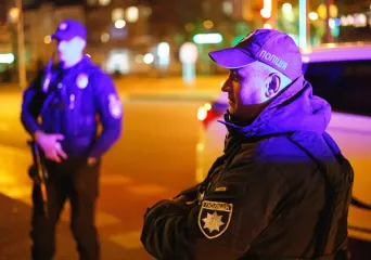 Правительство предлагает наказывать украинцев за нарушение комендантского часа: одобрен законопроект