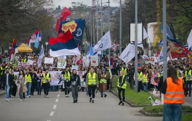 В Сербии активизировались протесты: в Белграде полиция разогнала митингующих (видео)