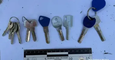 Кримінальний дует на Хмельниччині: мати і донька обчистили будинок пенсіонерки