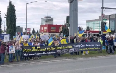 "Ніколи в Росії": в Анкориджі проходить великий мітинг на підтримку України