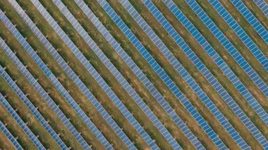 На Земле возникли большие проблемы из-за солнечных панелей: что с этим надо делать