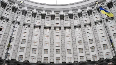 Кабмін схвалив виплату 15 млн грн сім’ям захисників, які загинули в полоні