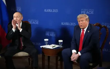 Соромно через питання? Кремль показав зустріч Трампа і Путіна без звуку