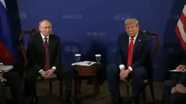 У Путина спросили, когда он прекратит убивать гражданских в Украине: он улыбнулся в ответ (видео)