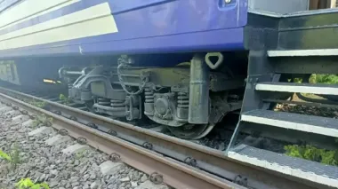 Сходження з рейок вагонів потяга: УЗ повідомила, коли відновлять рух на Солотвино