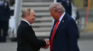 "Игра старых друзей": Путин извлек из встречи с Трампом максимальную пользу, — Politico