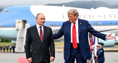 РФ хочет решить все "мирным путем": Путин выступил после саммита на Аляске (видео)
