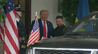 Zelenskyy arrives at White House