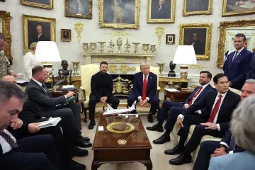 Зеленский просил прощения, Вэнс молчал, а Трамп провел экскурсию: какой была встреча в Белом доме (фото)