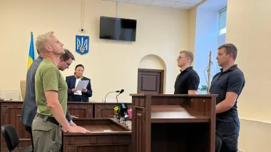 Суд продлил Шабунину меру пресечения в виде личного обязательства