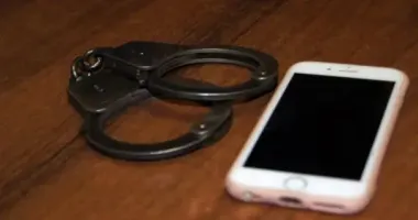 За крадіжку телефона жителю Тернопільщини загрожує до 8 років ув’язнення