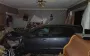 Семья проснулась и увидела чужой автомобиль в своей гостиной: что произошло (фото)