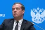Медведєв висловився про війська НАТО в Україні і згадав "безмозкого галльського півня"