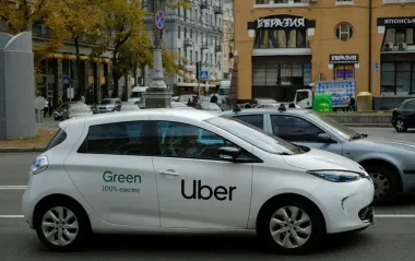 В Киеве могут разрешить работу такси в комендантский час: что известно