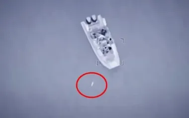 Destruction of Russian boat by an air missile near the occupied Zalyznyi Port in Kherson region: "Five Katsaps eliminated". VIDEO of strike