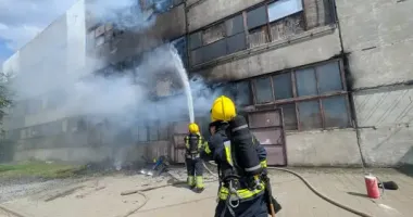 На Рівненщині ліквідували пожежу в складській будівлі