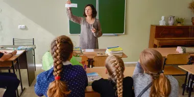 Доплата учителям: когда и кому станут платить на 2 тыс. грн больше