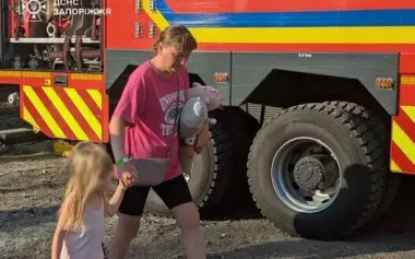 Russian forces attack community in Zaporizhzhia region: school on fire, homes damaged