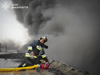 Удар ВС РФ по заводу Flex: из ближайшего водоема выкачали всю воду для тушения пожара