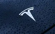 Tesla потрапила під розслідування через аварії з автопілотом