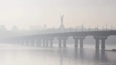 Лучше закрыть окна: Киев окутал смог с запахом гари (карта)