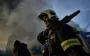 Рятувальники другу добу гасять пожежу в Мукачево після російського удару (відео)