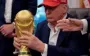 "Можно я оставлю его себе?": Трамп не захотел отдавать кубок ЧМ