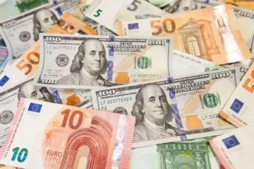 Курс валют на выходные, 23-24 августа: сколько стоят доллар, евро и злотый