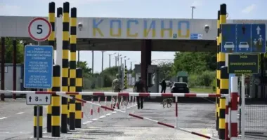 На границе с Венгрией выросли очереди: пограничники советуют планировать поездки заранее