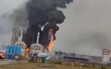 Drones strike port of Ust-Luga in Leningrad region of Russian Federation. VIDEO