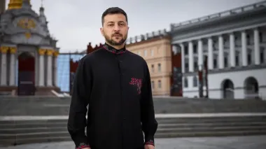 Zelenskyy presents awards to US senators who initiated sanctions against Russia