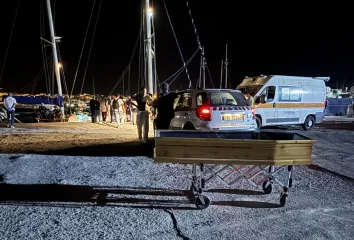 "Немыслимо": три сестры в возрасте 9-17 лет утонули в лодке, 65 пассажиров этого не заметили