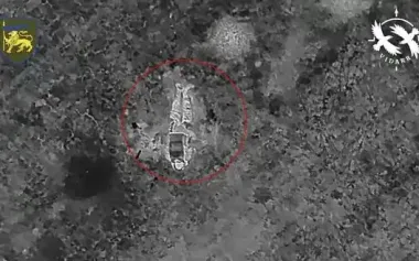 Soldiers of 60th SMB tracked down occupiers at night and eliminated them with accurate ammunition drops. VIDEO