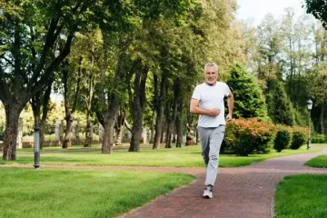 10 000 кроків на день — міф чи реальний ключ до здоров’я: як ходити без стресу і з задоволенням