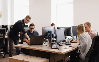 Майже половина українських IT-фахівців планує еміграцію: чому вони хочуть виїхати