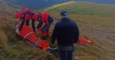 В Карпатах травмировались туристки: им помогли спасатели