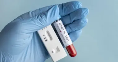 На Рівненщині зростає захворюваність на COVID-19: зафіксовано летальний випадок