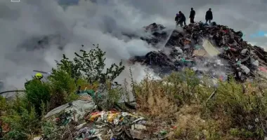 На Харьковщине потушили пожар на мусорной свалке