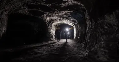 На Донеччині через обстріл росіян знеструмлено шахти, під землею залишаються 148 гірників