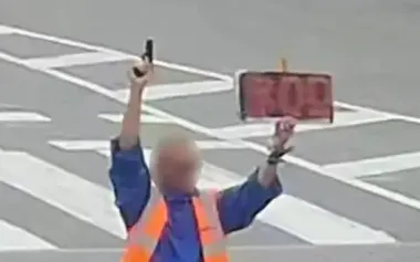 Man with toy gun "declared minute of silence" in Vinnytsia: police detained him. PHOTO